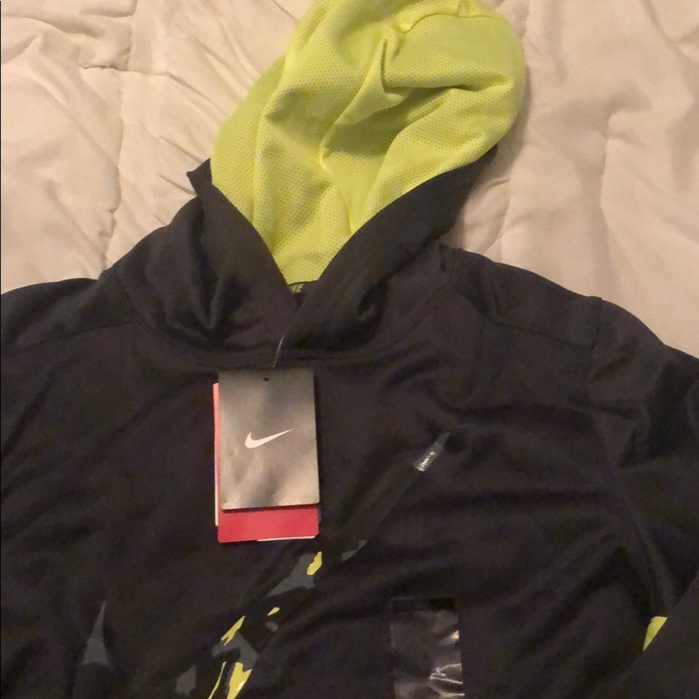 Boys Nike hoodie BRAND NEW